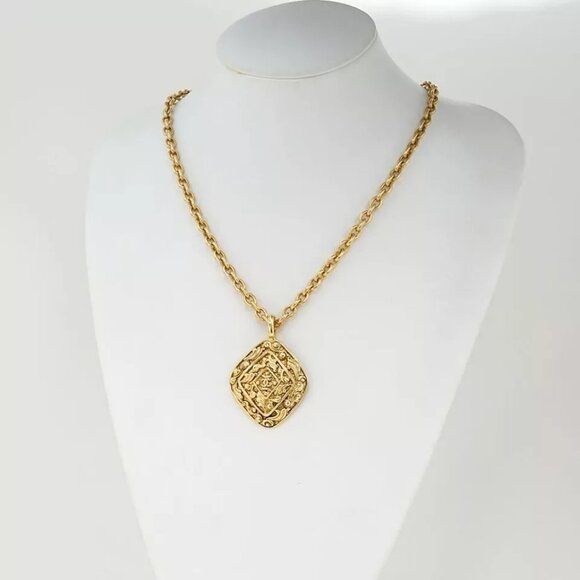 CHANEL CC Logos rhombus Charm Necklace 35" Gold Tone Auth #22400 - Picture 3 of 15